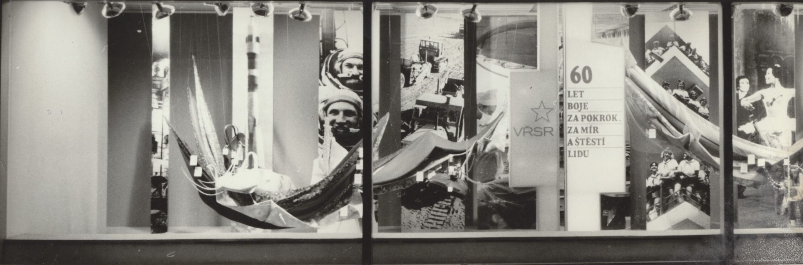 366-84-01 OD Máj vitríny k výročiam