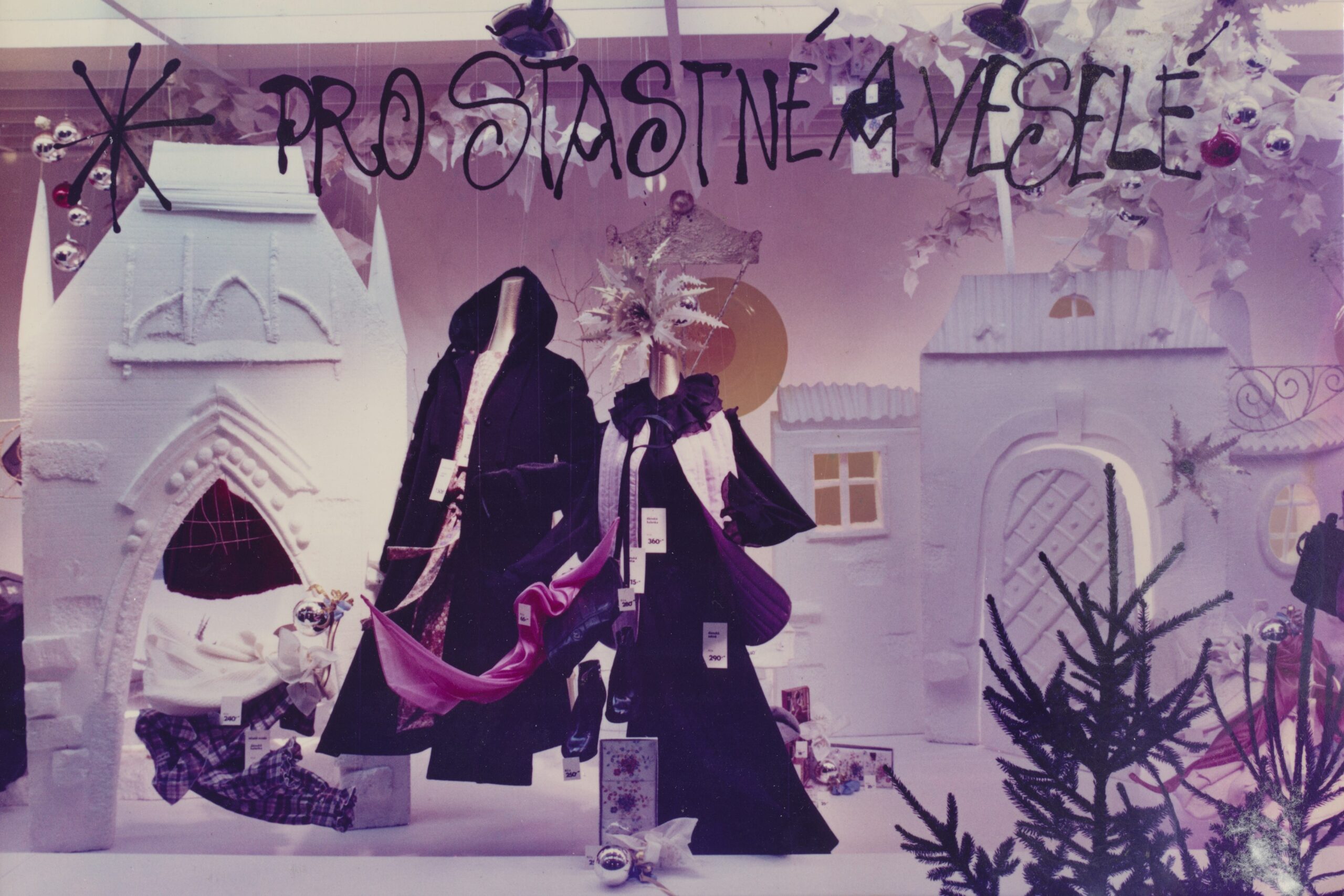 367-84-04 OD Máj vitríny Vianoce