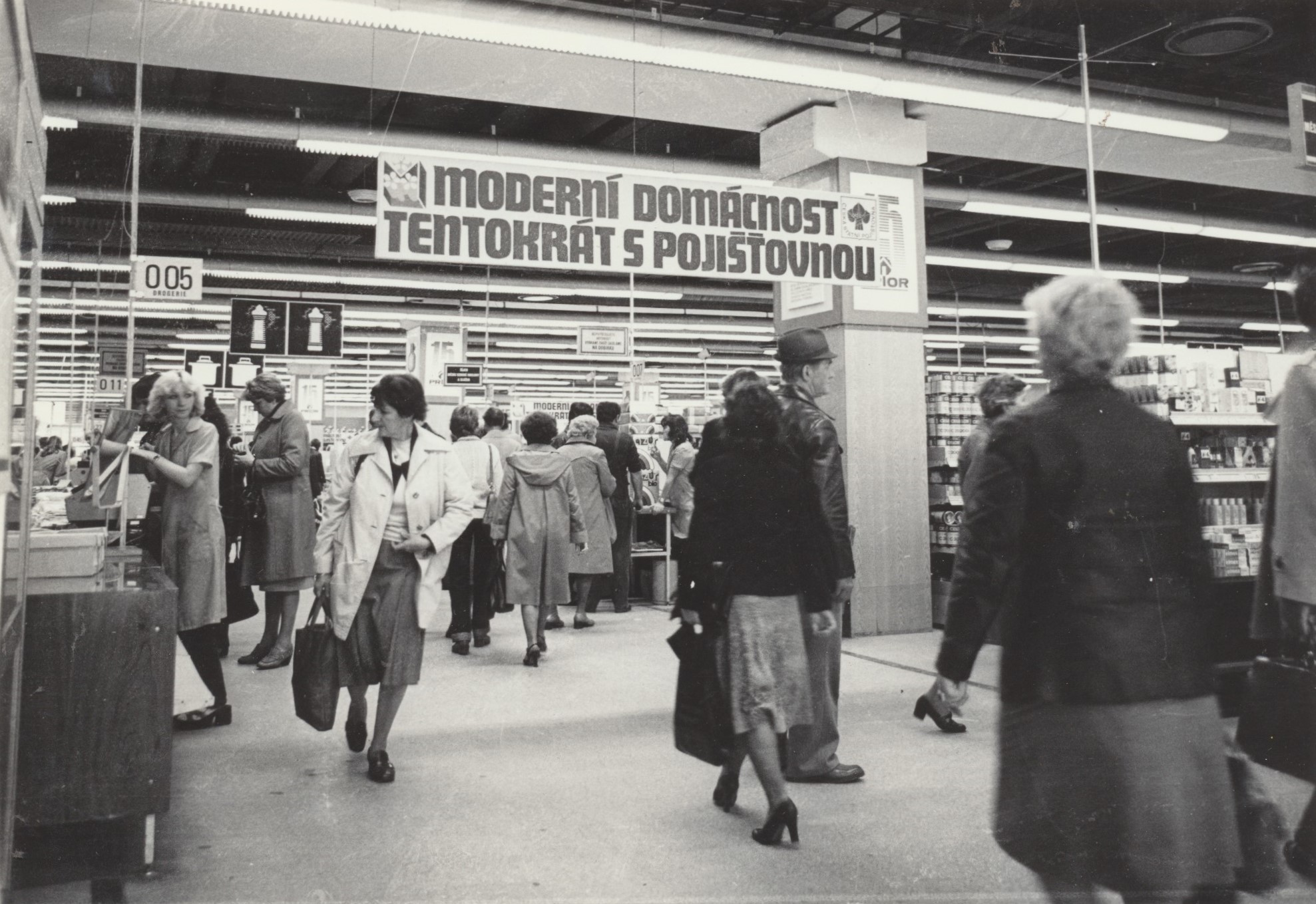 376-84-02 OD Máj, Praha, interiér Nový Rok 1983