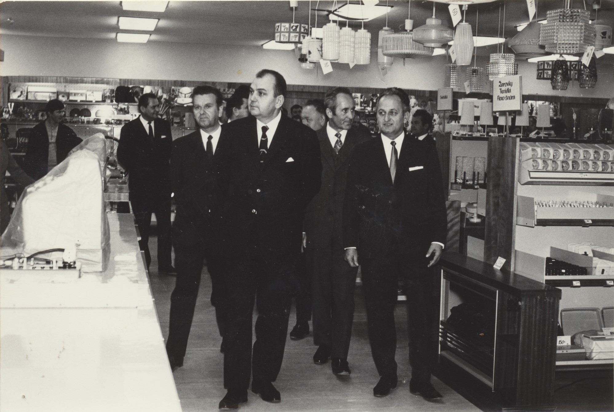 Stredoslovenské OD, Prehliadka OD po slávnostnom otvorení závod 05 Prievidza, foto Bugár, 1972