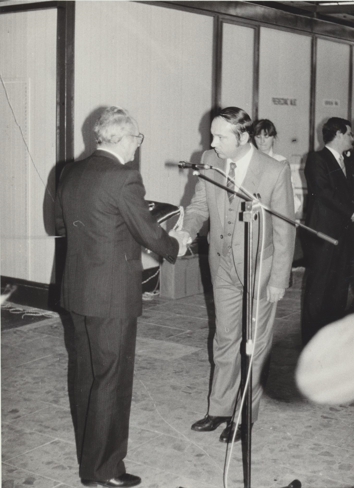 Stredoslovenské OD, Prehliadka OD po slávnostnom otvorení závod 05 Prievidza, foto Bugár, 1972